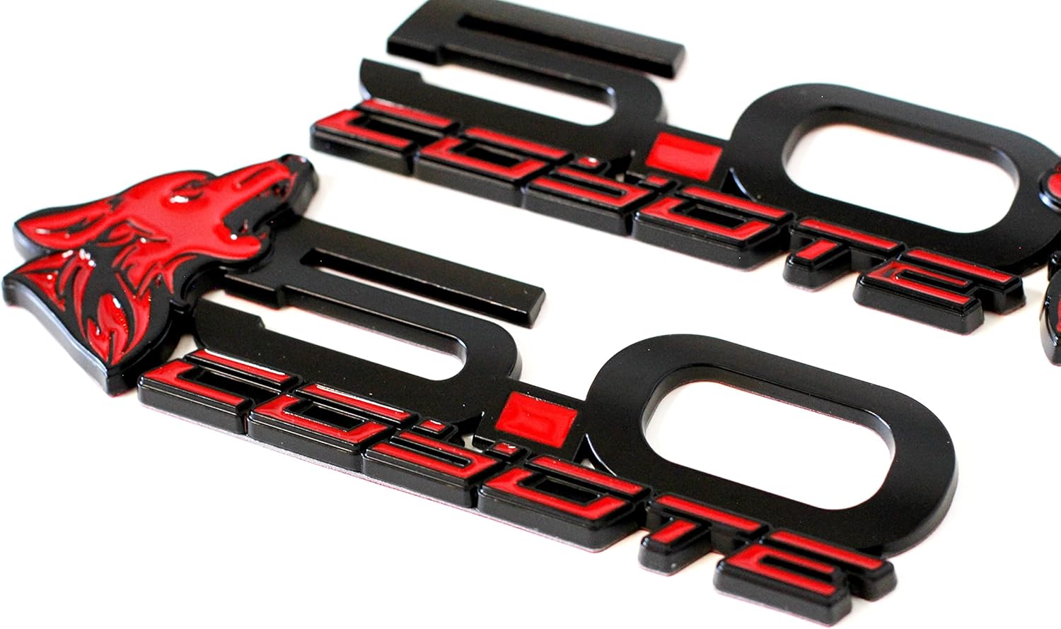 Coyote Badge Shop - V4 Coyote 5.0" Fender Badges (Pair) - Red